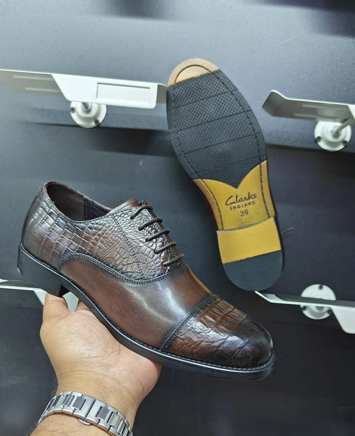Clarks Executive Croc Oxford Black alternate view